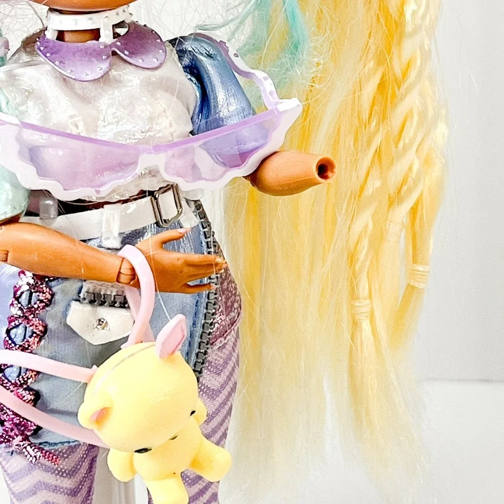 LOL Surprise OMG Series 2 Candylicious Doll with‎ Accessories Missing Hand